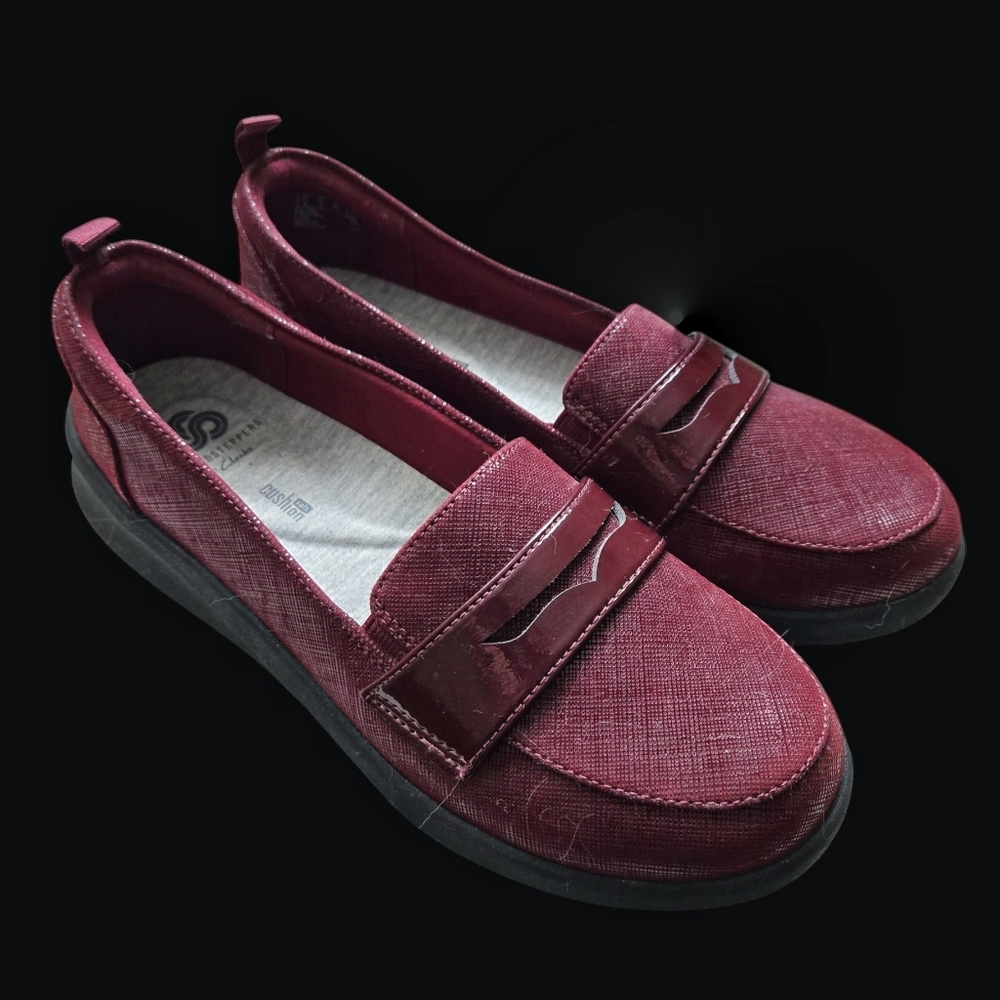 Clarks Cloudstepper Burgundy Penny Loafers. Size 8W US. LIKE NEW.
